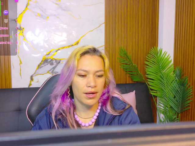 alonddra-tay live cam on BongaCams