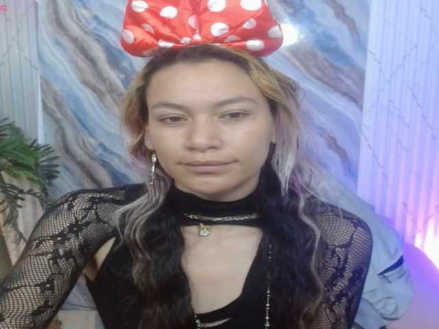 alonddra-tay live cam on BongaCams