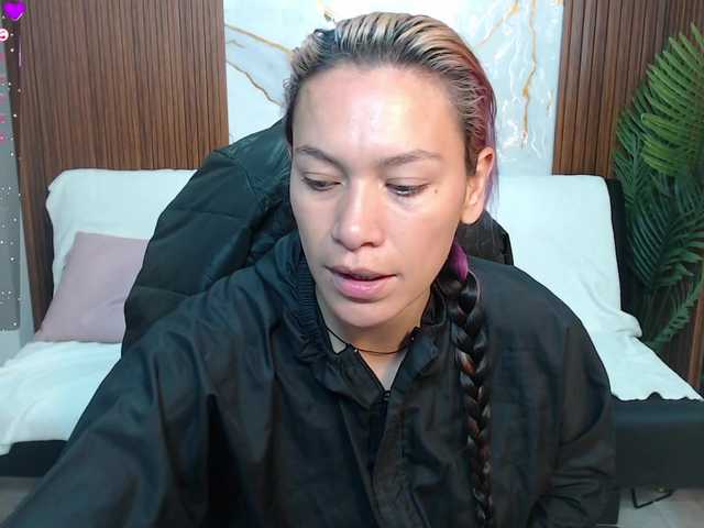 alonddra-tay live cam on BongaCams