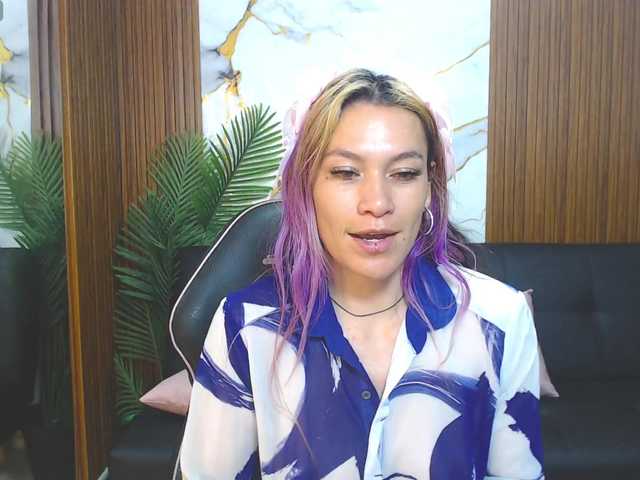 alonddra-tay live cam on BongaCams