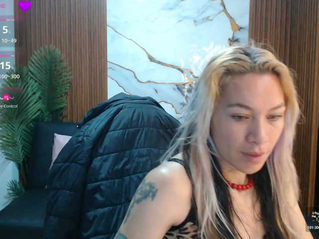 alonddra-tay live cam on BongaCams