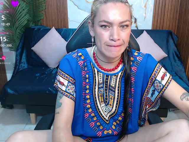 alonddra-tay webcam
