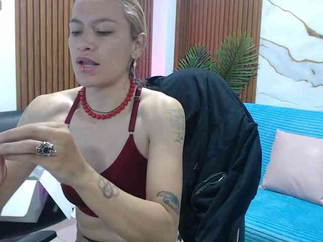 alonddra-tay webcam