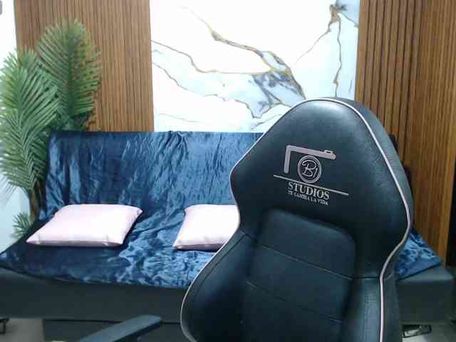alonddra-tay webcam