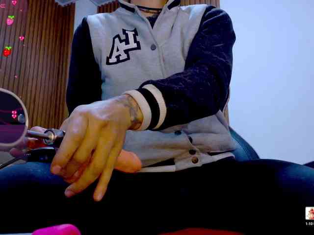 alonddra-tay webcam