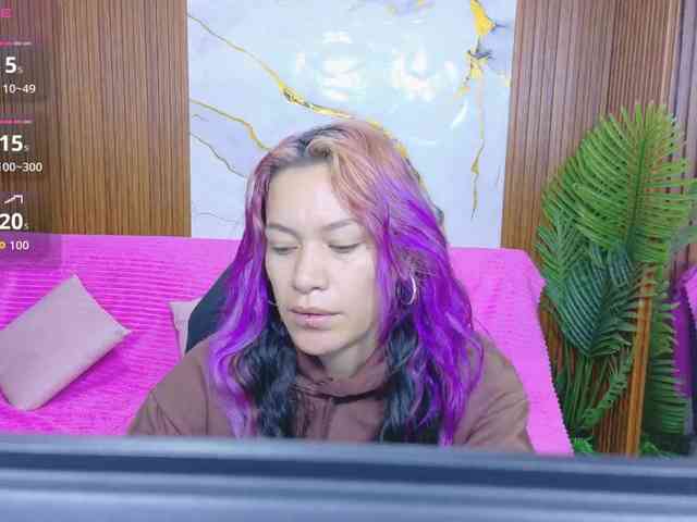 alonddra-tay webcam