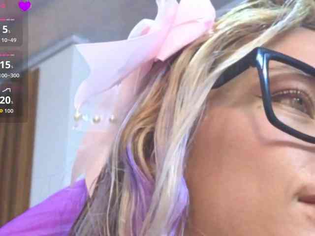 alonddra-tay webcam
