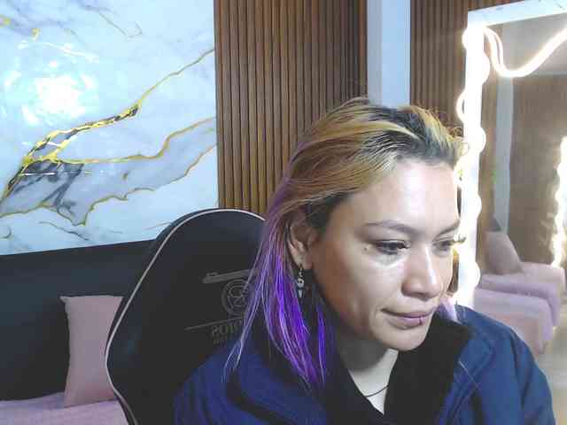 alonddra-tay webcam