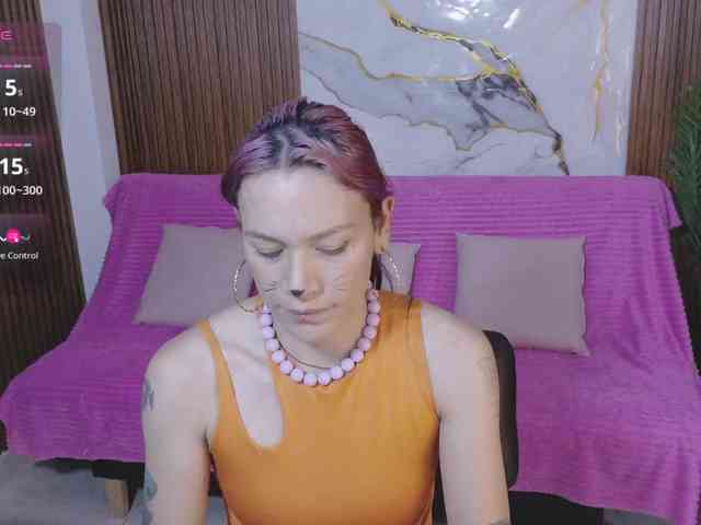 alonddra-tay webcam