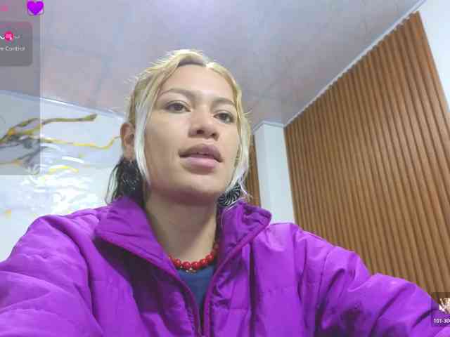 alonddra-tay webcam