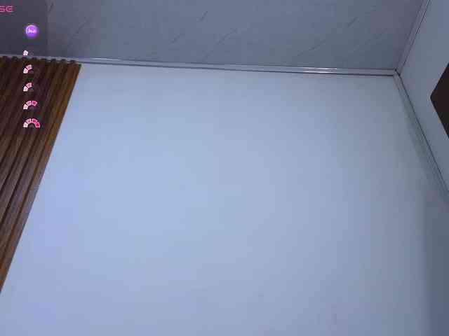 alonddra-tay webcam