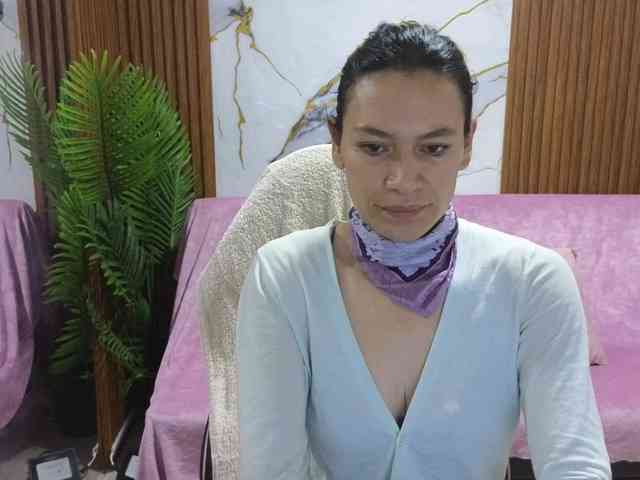 alonddra-tay webcam