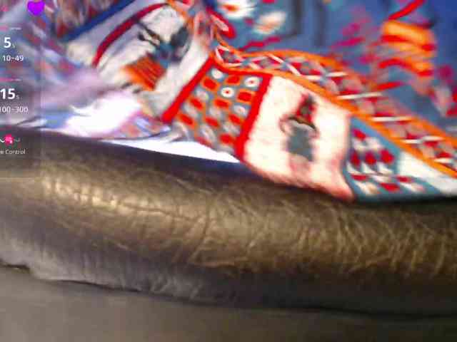 alonddra-tay webcam