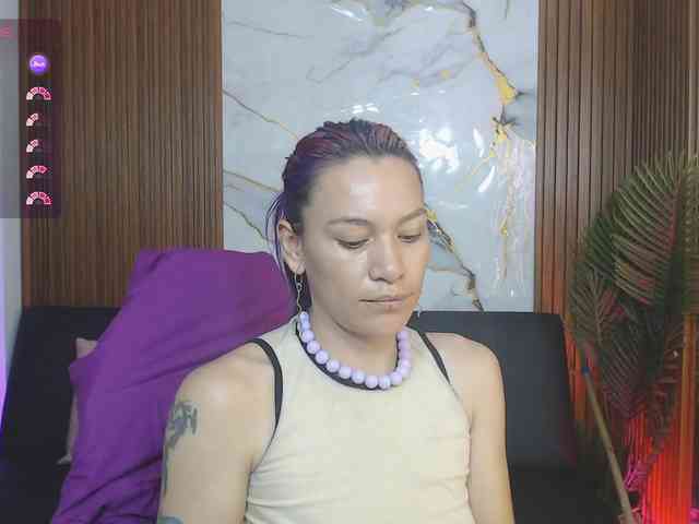 alonddra-tay webcam