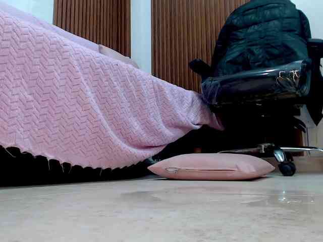 alonddra-tay webcam