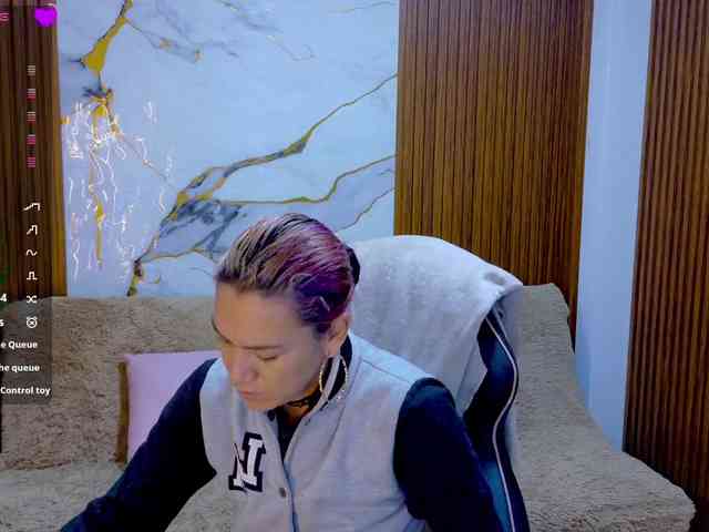alonddra-tay webcam