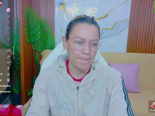 alonddra-tay webcam