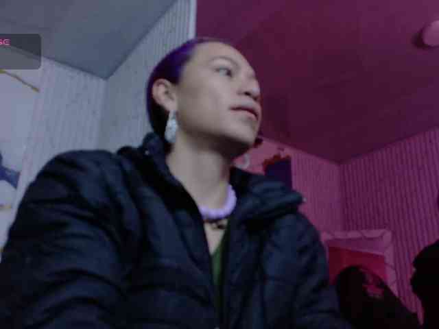 alonddra-tay webcam