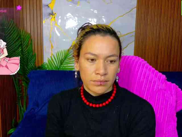 alonddra-tay webcam