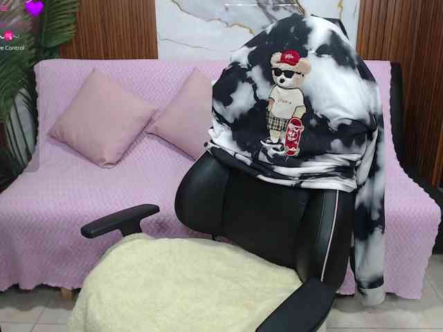 alonddra-tay webcam