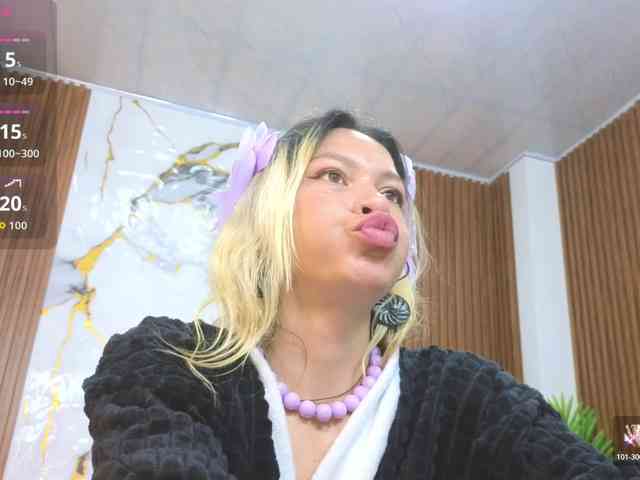 alonddra-tay webcam
