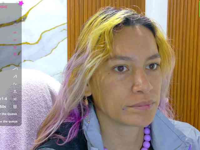 alonddra-tay webcam