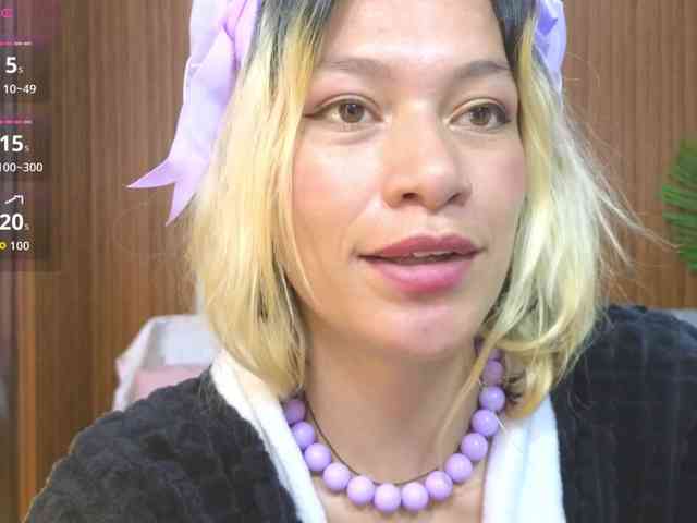 alonddra-tay webcam