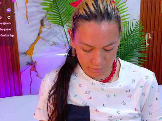 alonddra-tay webcam