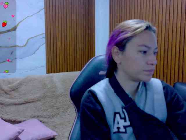 alonddra-tay webcam
