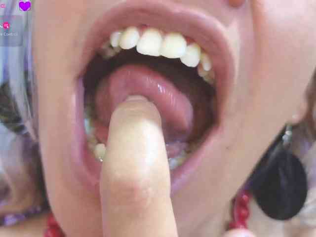 alonddra-tay webcam