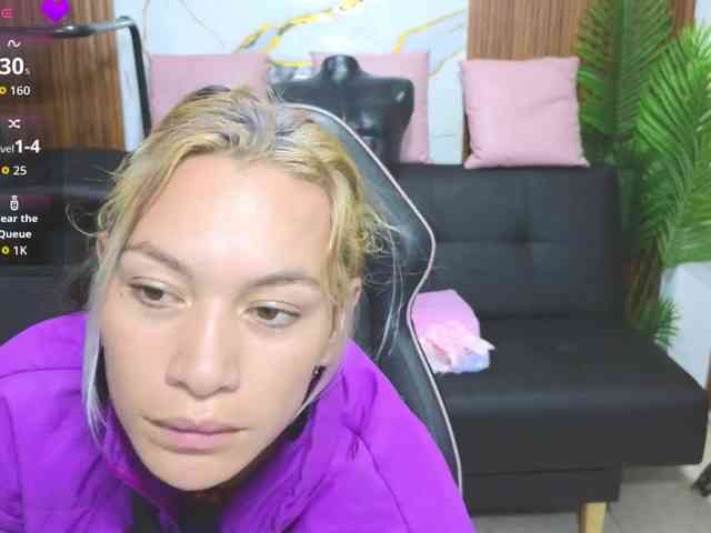alonddra-tay webcam