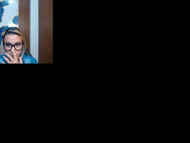 alonddra-tay webcam
