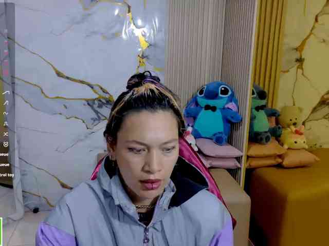 alonddra-tay webcam