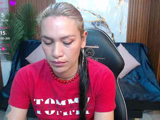 alonddra-tay webcam
