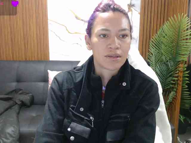 alonddra-tay webcam