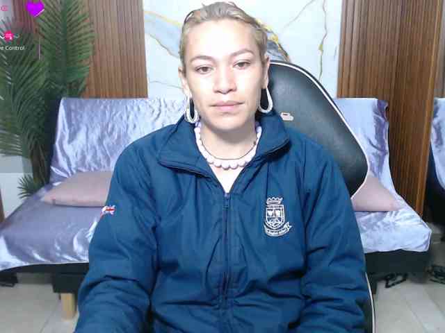 alonddra-tay webcam