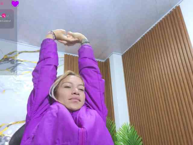 alonddra-tay webcam