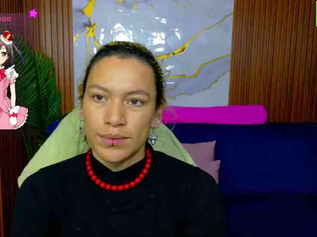 alonddra-tay webcam