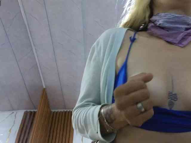 alonddra-tay webcam