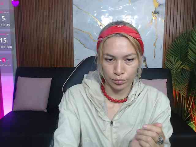 alonddra-tay webcam