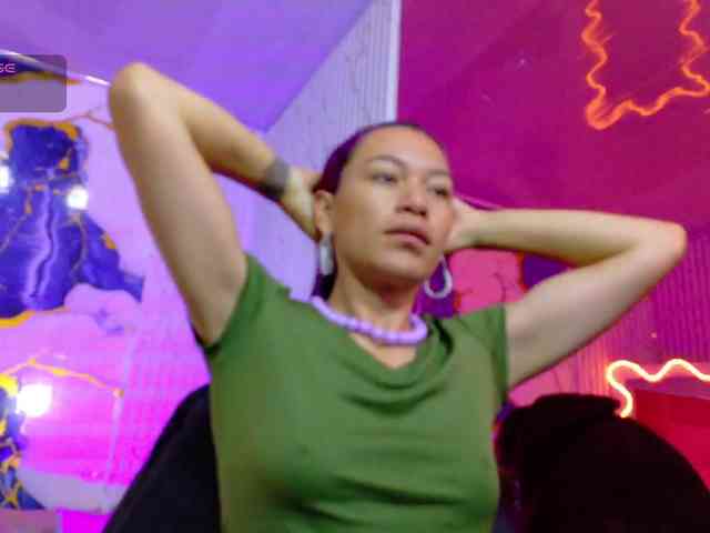 alonddra-tay webcam