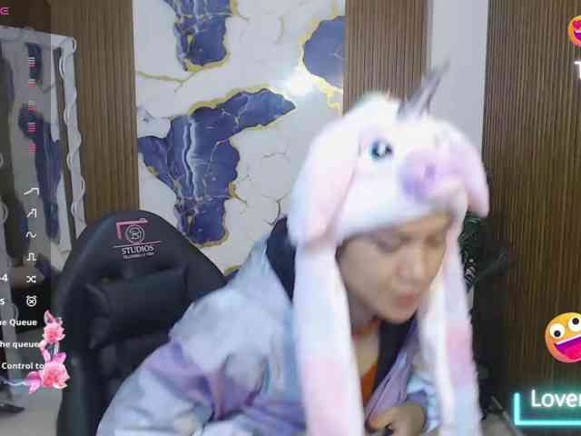 alonddra-tay webcam