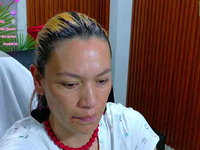 alonddra-tay webcam