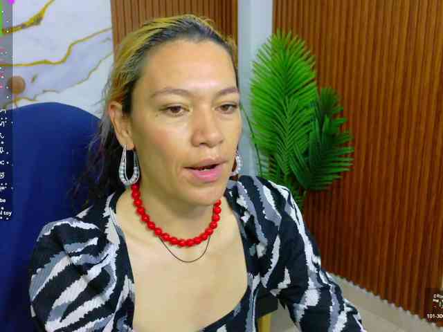 alonddra-tay webcam