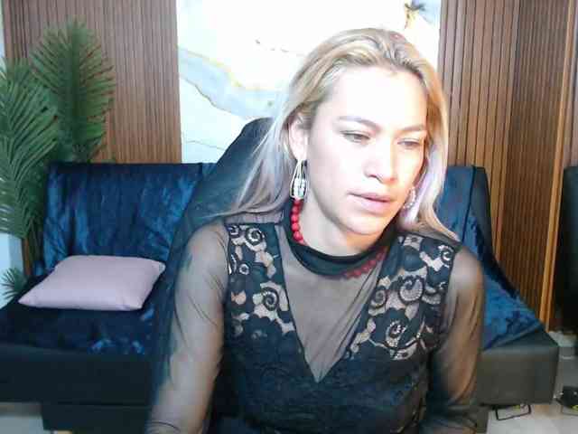 alonddra-tay webcam