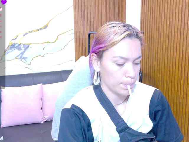 alonddra-tay webcam