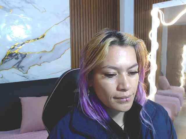 alonddra-tay webcam