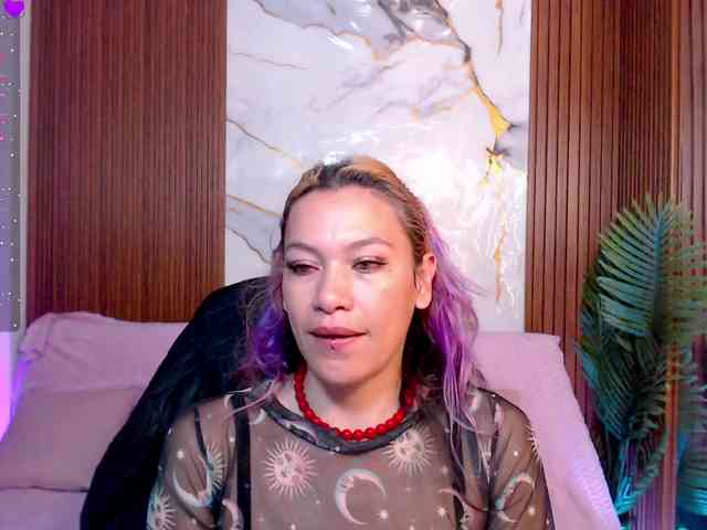 alonddra-tay webcam