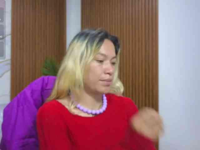 alonddra-tay webcam