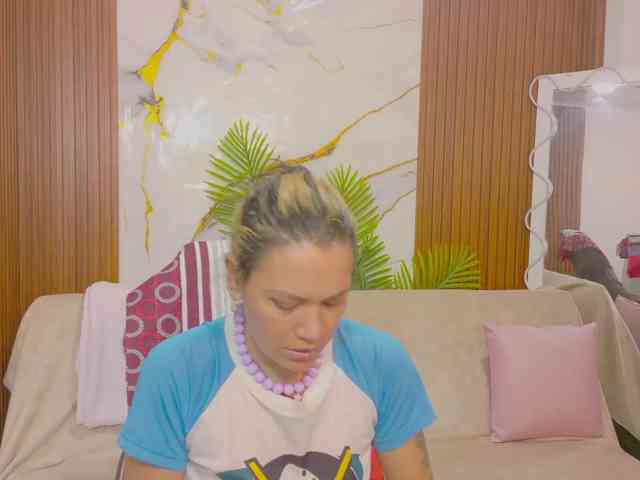 alonddra-tay webcam